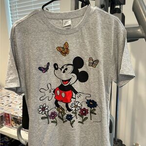 Women’s Disney Mickey Mouse T-Shirt Size Medium